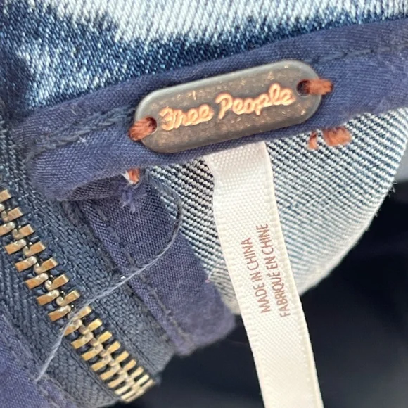 Free People Modern Femme Novelty Mini Indigo Acid Wash Denim Skirt Size: 6 - Picture 11 of 13